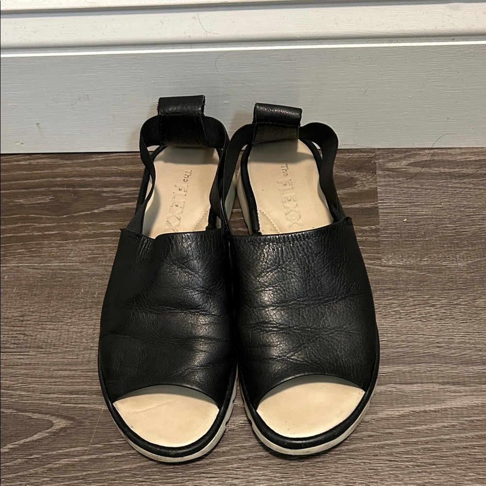 THE FLEXX Black Leather Women's Sandals